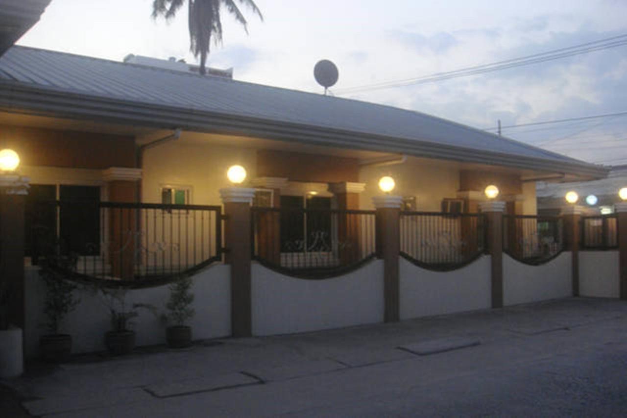 Balibago Villa Hotel Angeles Exterior foto