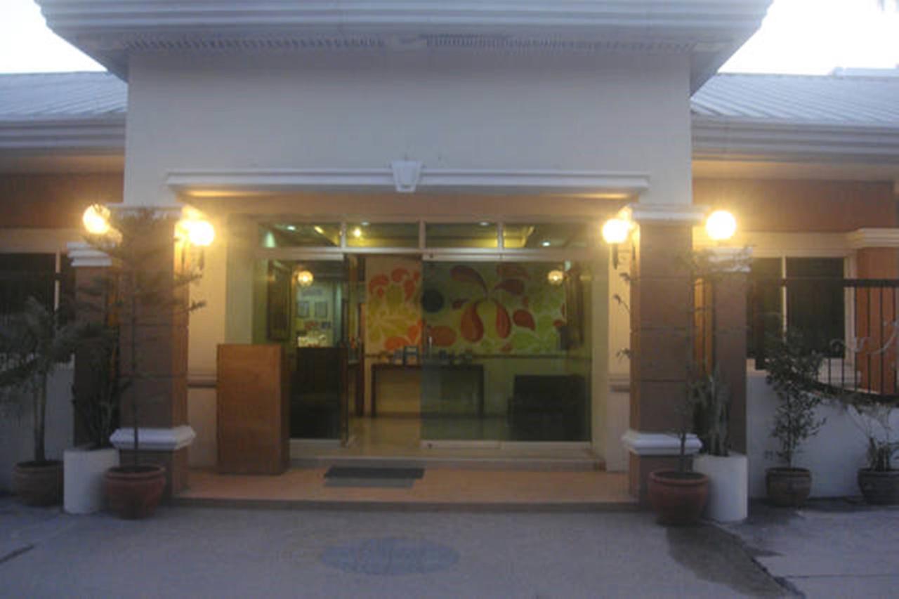 Balibago Villa Hotel Angeles Exterior foto